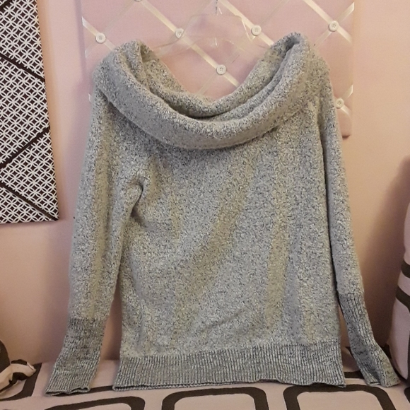 EUC Banana Republic Women's Cowl Neck Grey Sweater - Picture 4 of 9